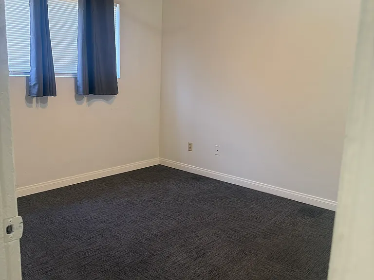 1014 Buena Vista St #5 — Photo 4