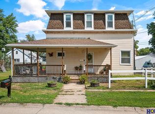 520 E 7th St, Crete, NE 68333