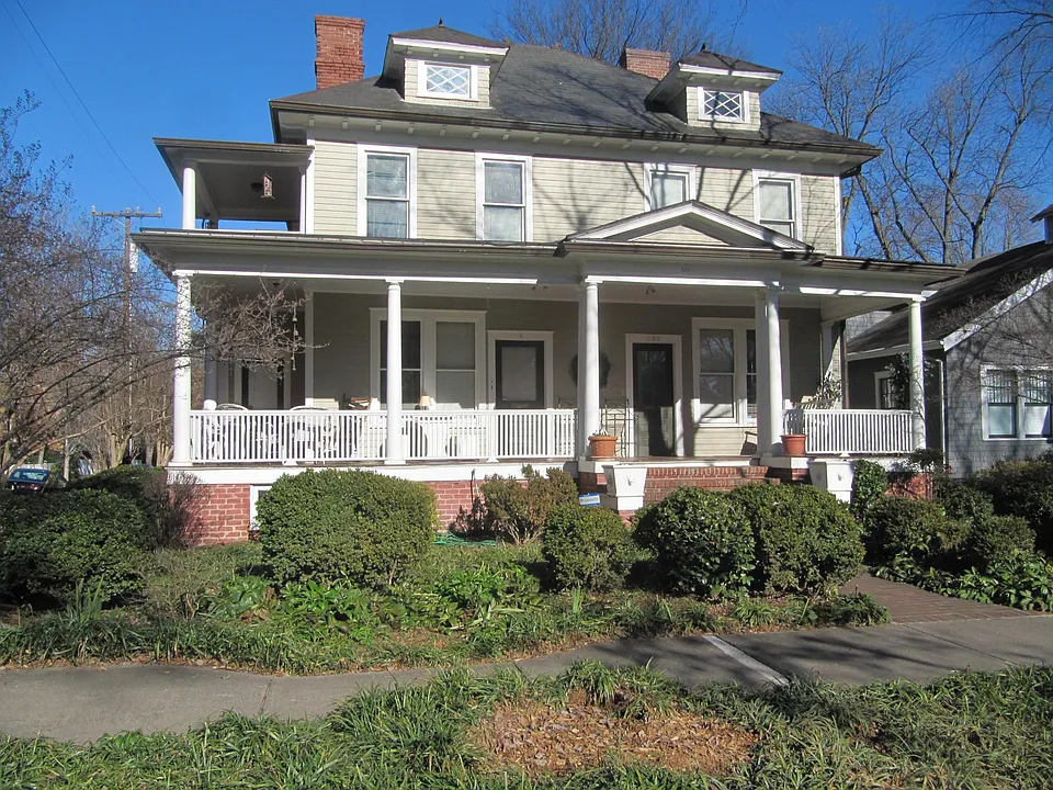 501 E Kingston Ave #D