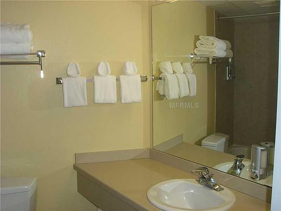 5th image of 445 S Gulfview Blvd #114