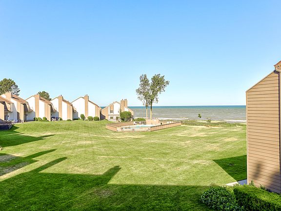 3rd image of 101 N Shore Dr APT 16