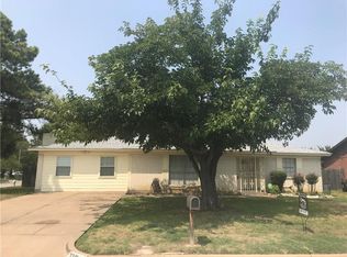 3301 Centennial Rd, Forest Hill, TX 76119