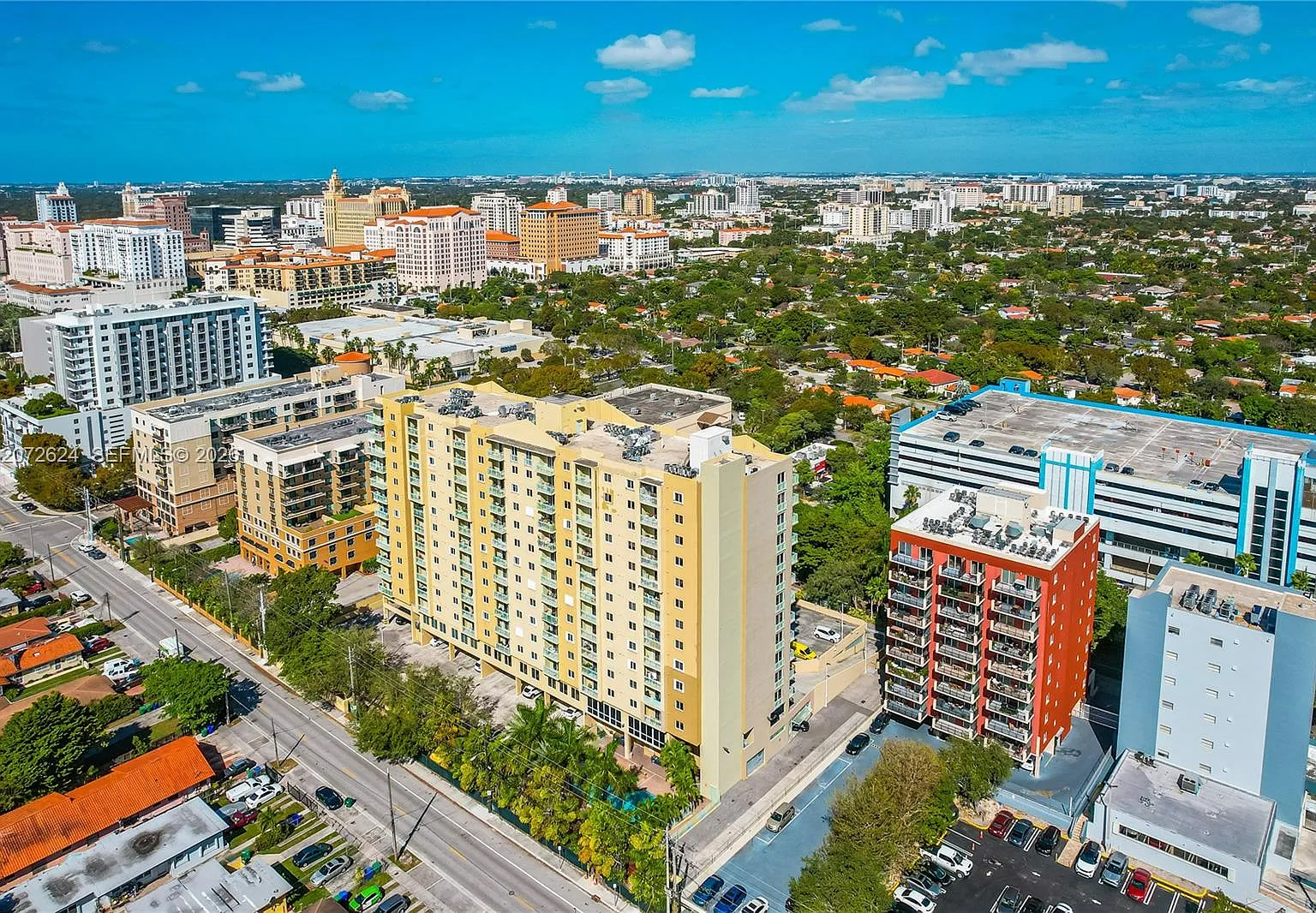 Coral Plaza — Photo 3
