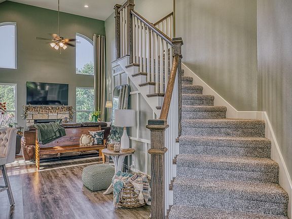 3rd image of 1704 Twin Oaks Cir