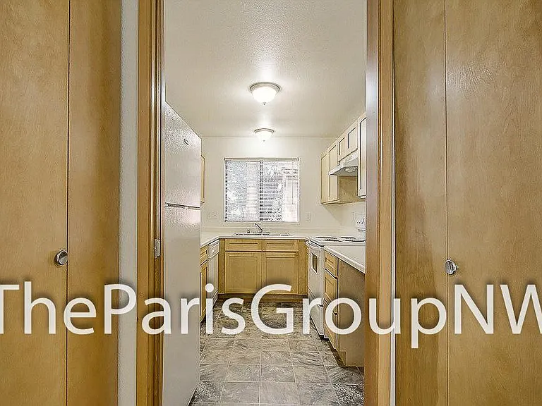 2106 S 107th St #A2 — Photo 9