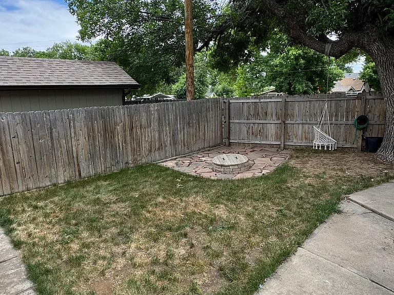 308 Charlotte St — Photo 20
