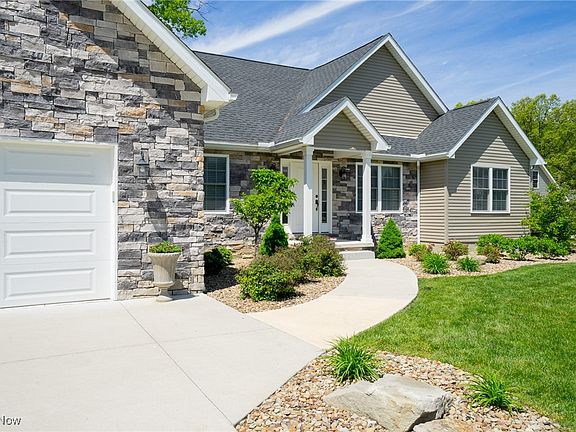 2nd image of 1328 Victory Hill Ln