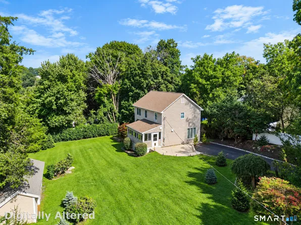 32 Taagan Point Drive, Danbury, CT 06811
