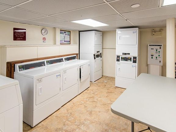 3rd image of 26 Commonwealth Ter APT 3