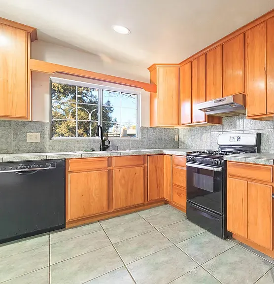 Large, spacious kitchen.