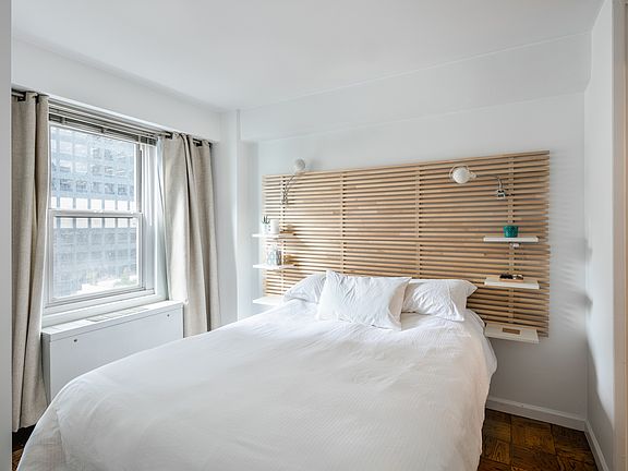 5th image of 220 E 57th St APT 16B