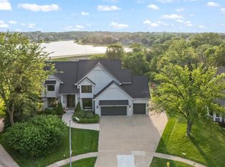 1720 Cedarwood Cir, Clive, IA 50325