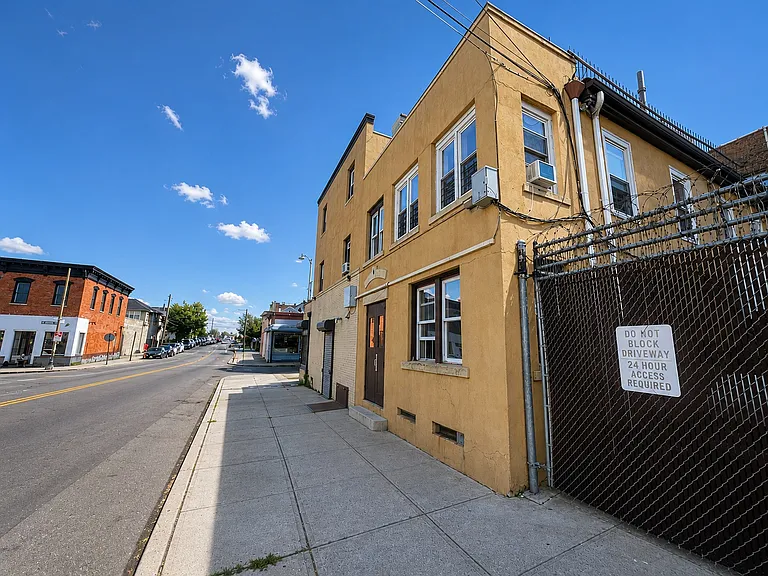 4 N Bleeker St #4 — Photo 25