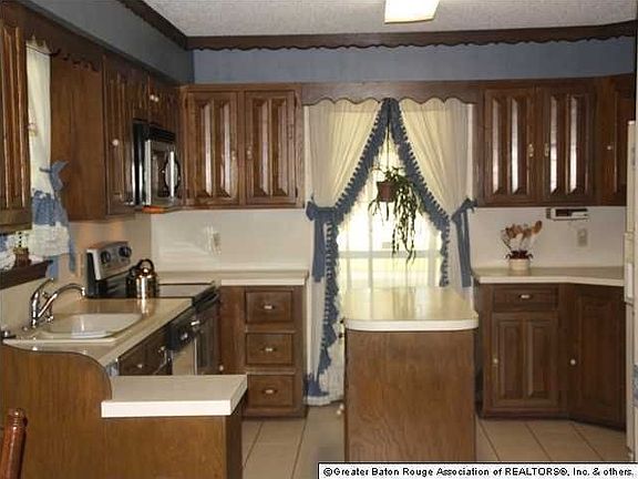 2nd image of 7425 Frontier Dr