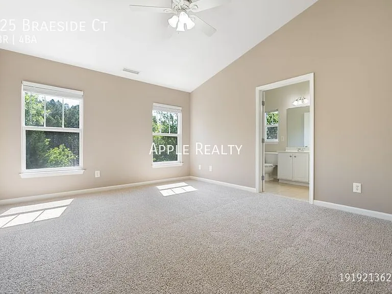 125 Braeside Ct — Photo 5