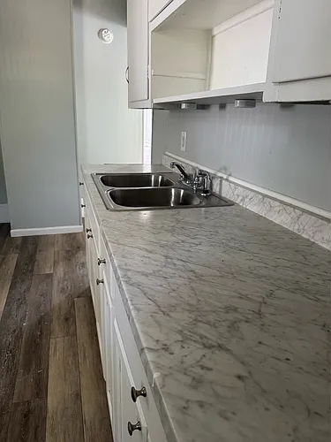 321 Expense St Photo 1