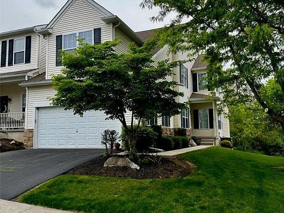 3rd image of 127 Willow Dr