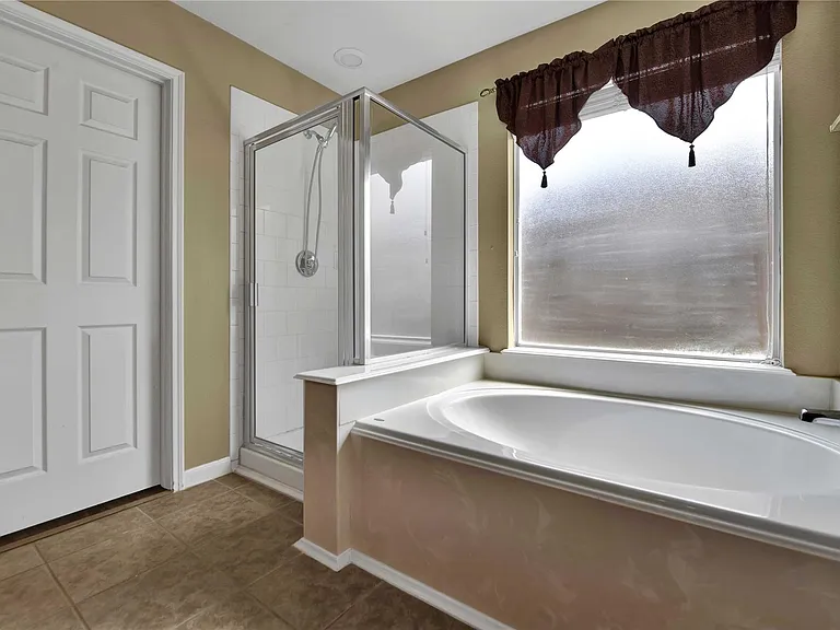 2706 Woodspring Forest Dr — Photo 19