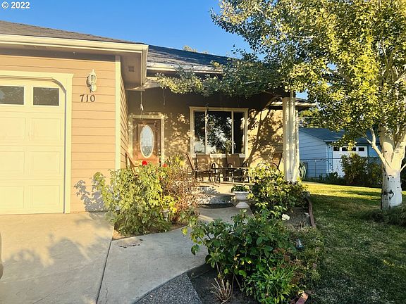 2nd image of 710 Robbins St