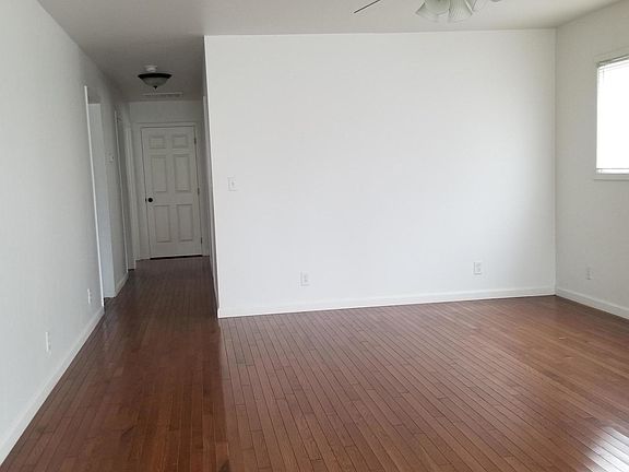 4th image of 515 W Del Norte St