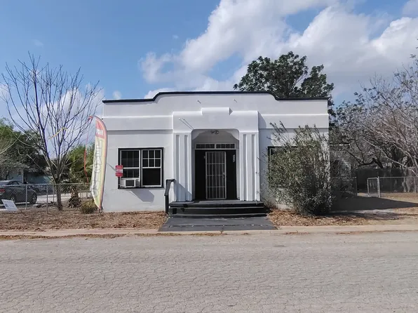 224 NW 2nd St #1, Premont, TX 78375