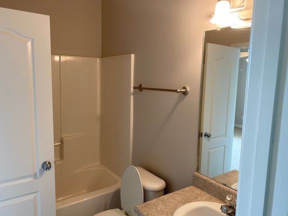 4th image of 406 Wilmington Dr