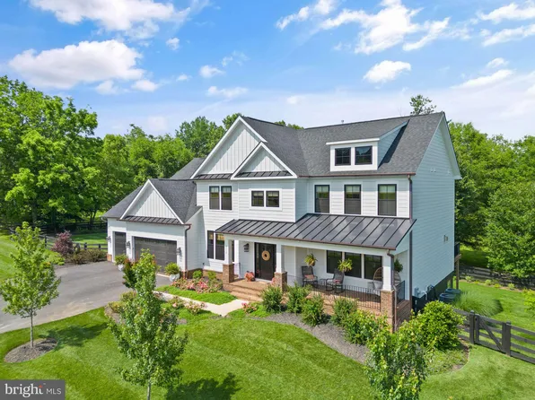 8068 Blue Hills Dr, Warrenton, VA 20186