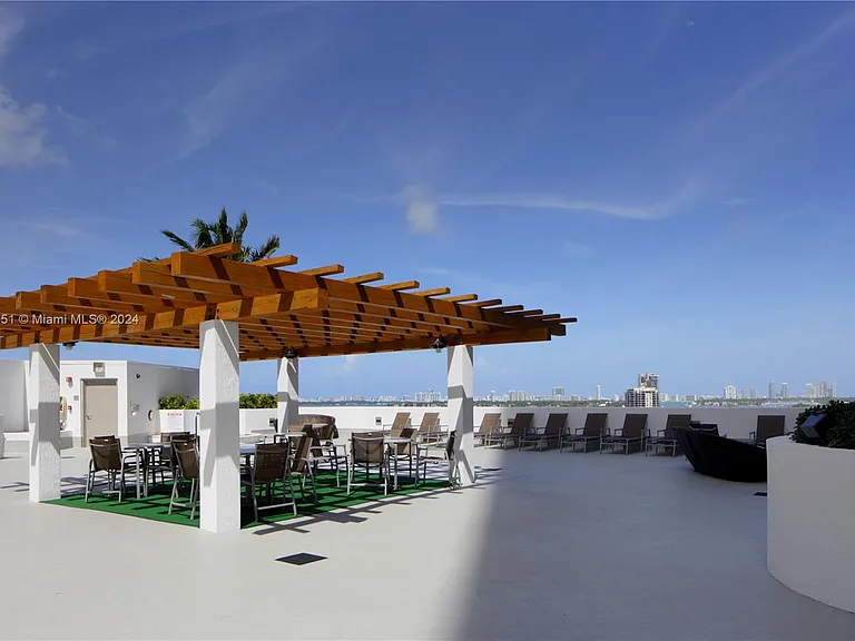 1750 N Bayshore Dr #3201 — Photo 33