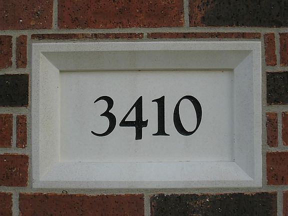 3410 Cactus Heights is located just off Beltway 8 between 288 & 45.  Great location for easy access to anywhere around town!