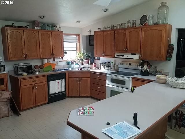 2nd image of 4466 Hilton Dr