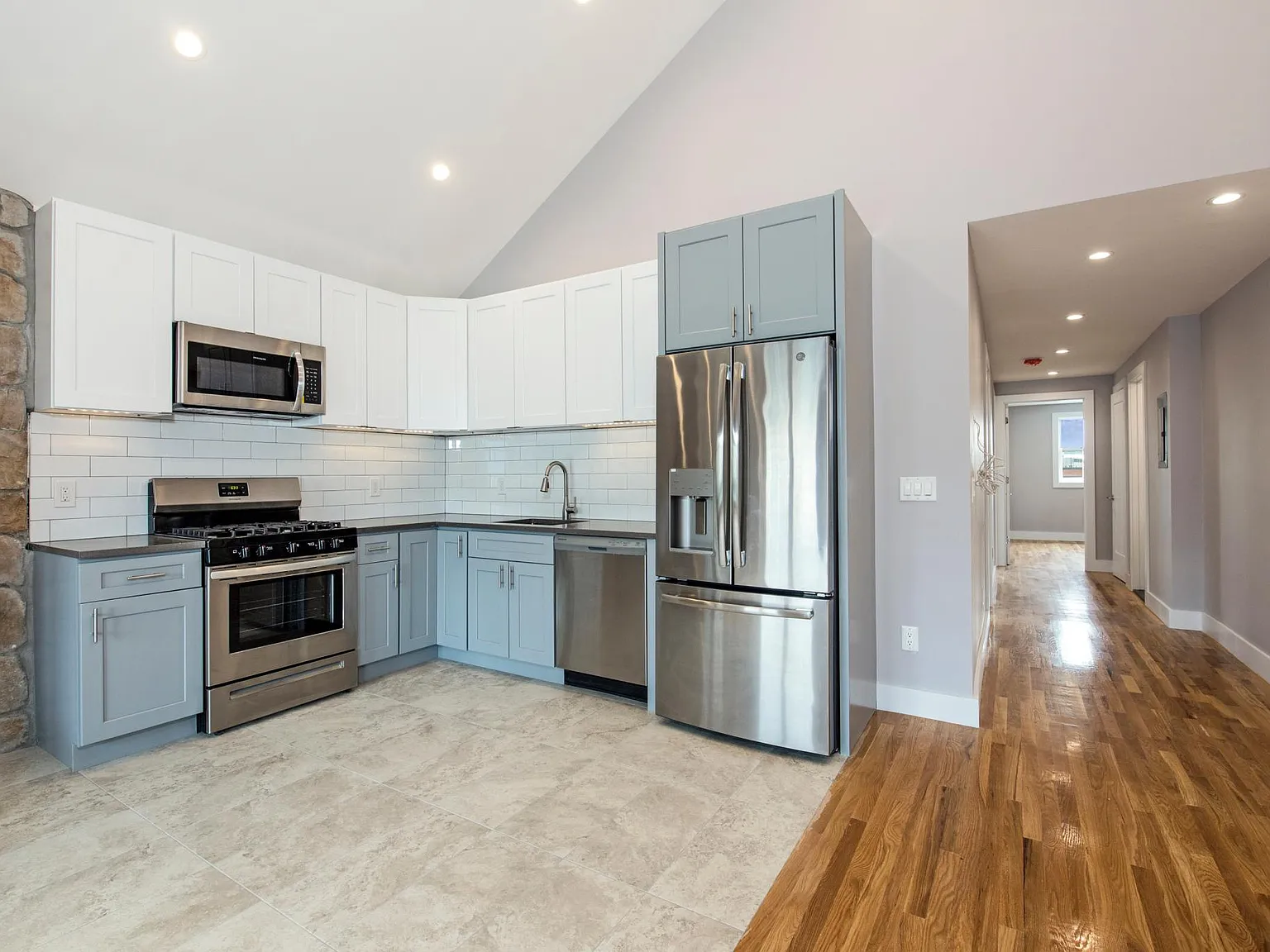 3 bed, 1200 sqft, $3,600 — Photo 4