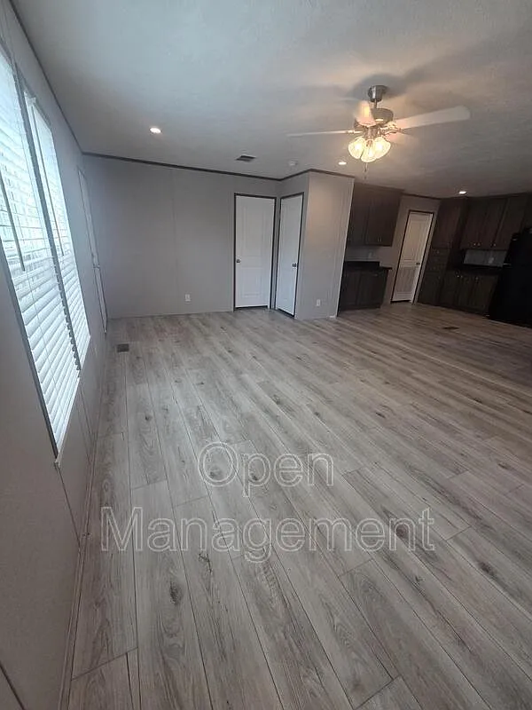 3 bed, 2.0 bath, 1680 sqft, $1,799 — Photo 4