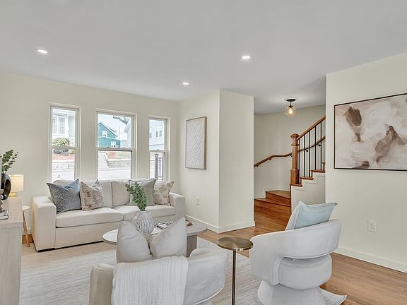 5th image of 56 Riverview St