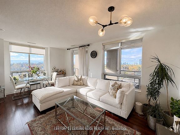 2nd image of 18 Kenaston Gdns #712