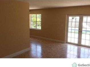 7711 SW 9th St, North Lauderdale, FL 33068