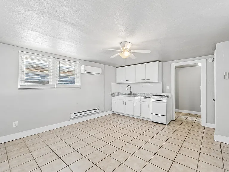 518 NW 12th St #11 — Photo 5