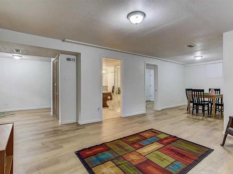 11761 Lincoln St — Photo 23