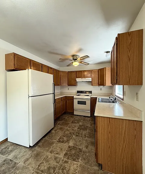 456 Barney St #1 — Photo 2