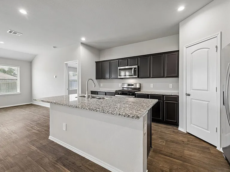 40463 Garden Heights Ln — Photo 14