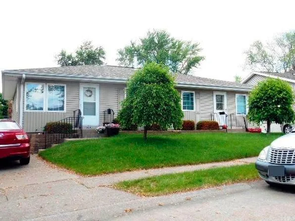 2404 W 40th St, Davenport, IA 52806