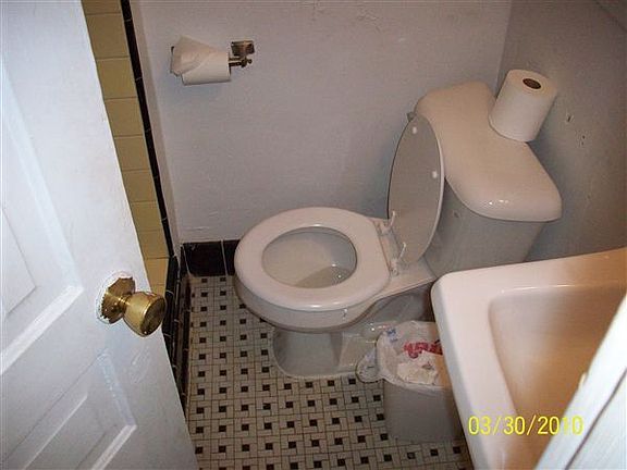 820 #2 - Bathroom