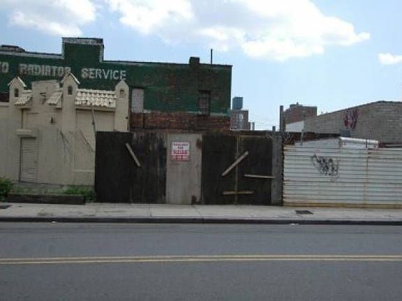 2nd image of 164 Liberty Ave