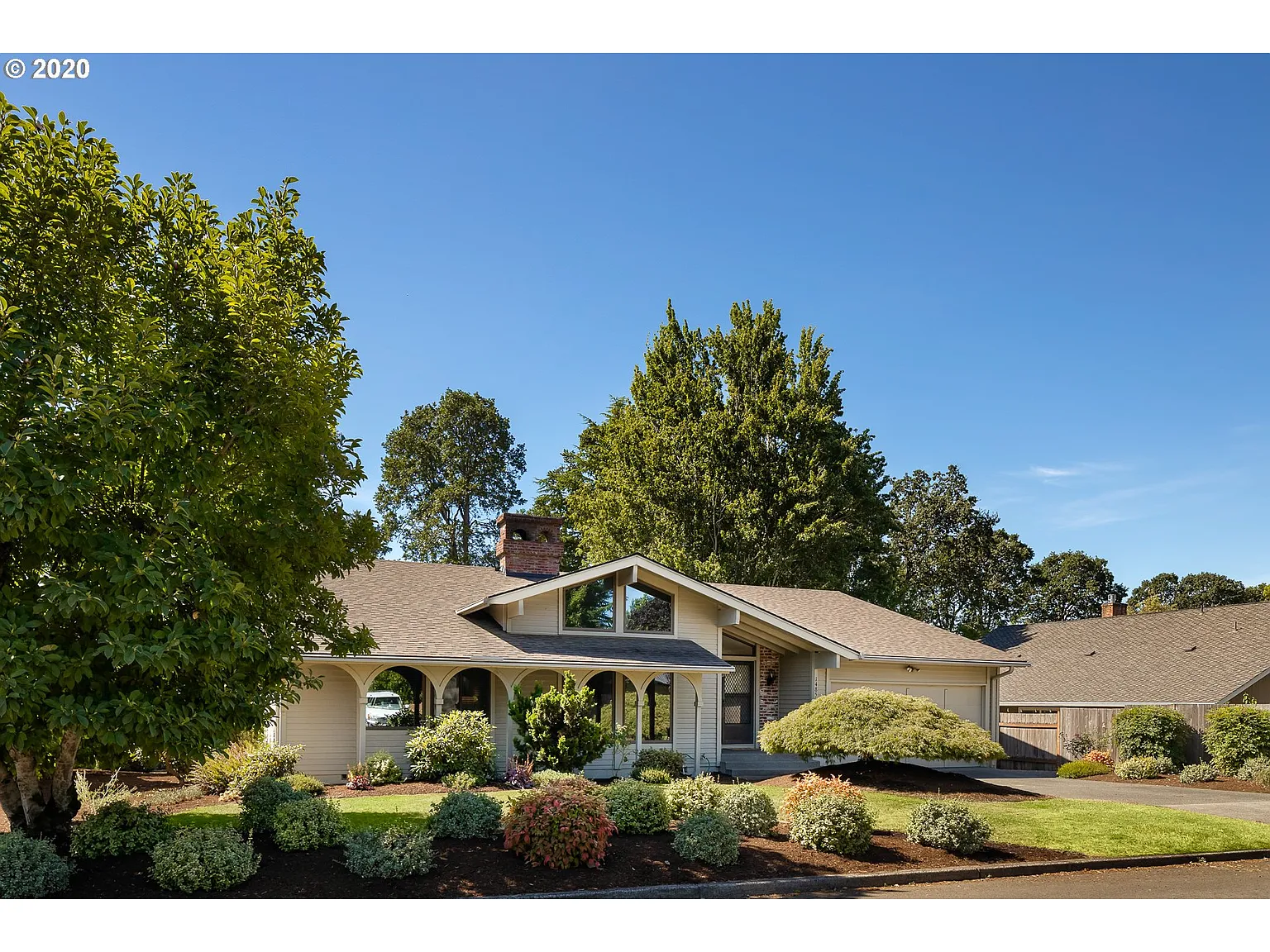 14850 NW Oak Hills Dr photo 1