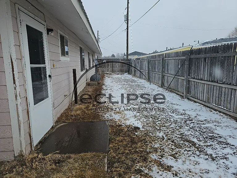 2644 Clark St — Photo 17