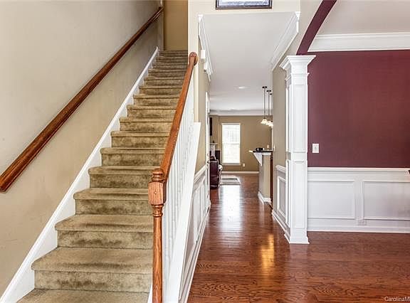 5th image of 417 Augustus Ln