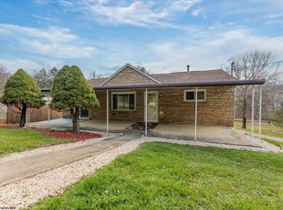 566 Brookhaven Rd, Morgantown, WV 26508