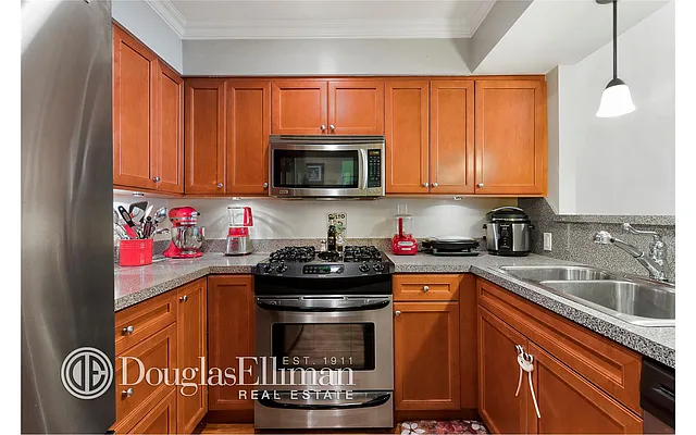 Rented by Douglas Elliman | media 8