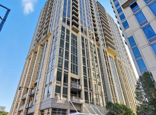700 N Larrabee St APT 1715, Chicago, IL 60654