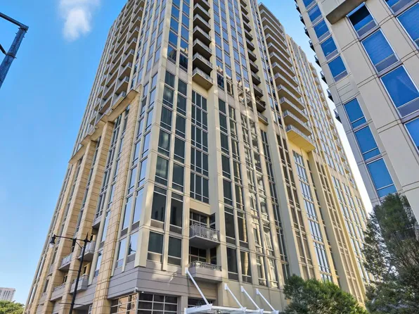 700 N Larrabee St APT 1715, Chicago, IL 60654