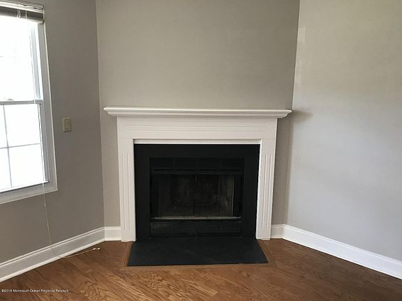 4th image of 1615 Waters Edge Dr #15B